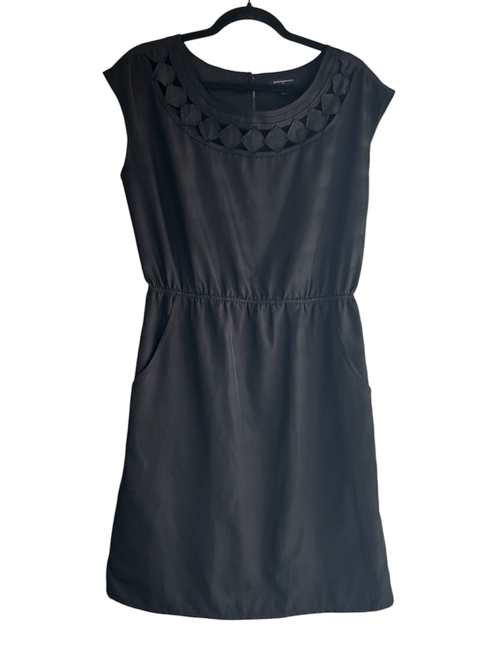 Banana Republic Lattice Cutout Neckline Black Dress Pockets Size 8